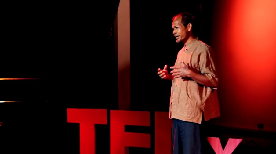 Life is easy. Why do we make it so hard? | Jon Jandai | TEDxDoiSuthep